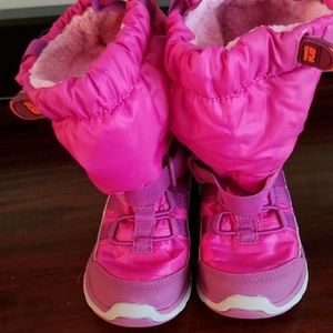 Stride Rite Made 2 Play Sneaker Boot